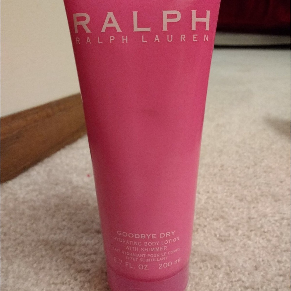 Ralph shimmer body lotion smells fresh clean