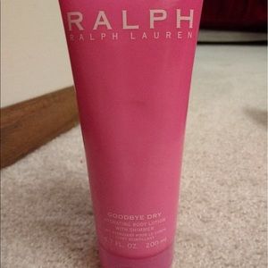 Ralph shimmer body lotion smells fresh clean