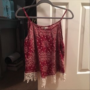 SALE🎉 Red and white tank with lace bottom