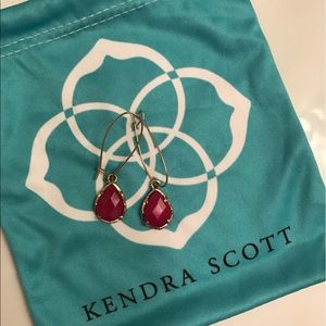 Kendra Scott drop earrings
