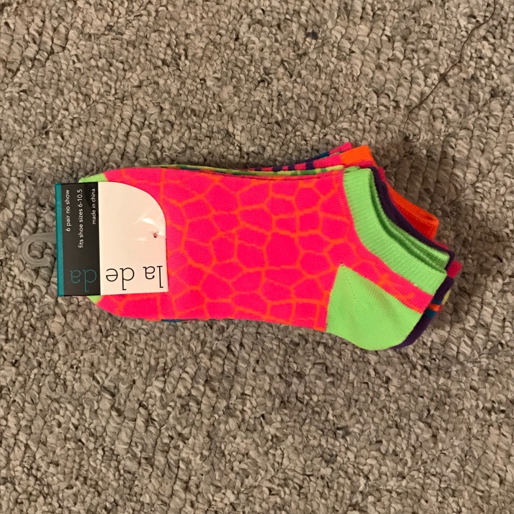 NWT Pack of 6 pairs of assorted socks