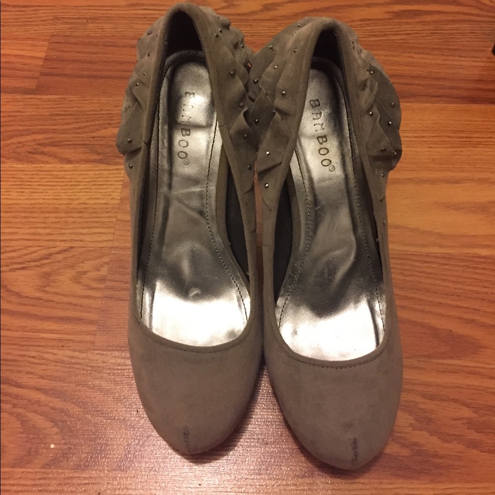 Gray heels