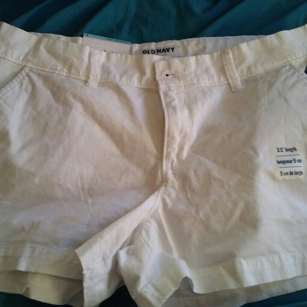 White old navy shorts size 6