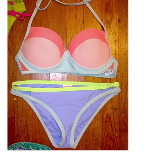 Bundle of 3 piece box color swim bundle ! - Picture 2 of 6