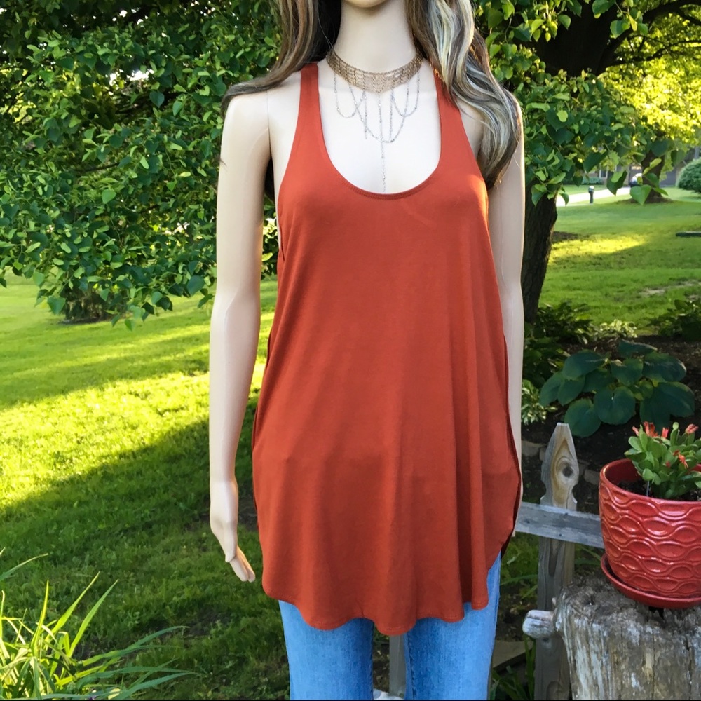 Deep Rust Tank - Picture 2 of 8