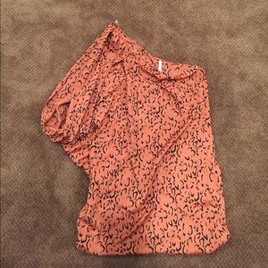 Off the shoulder orange leopard mini dress!