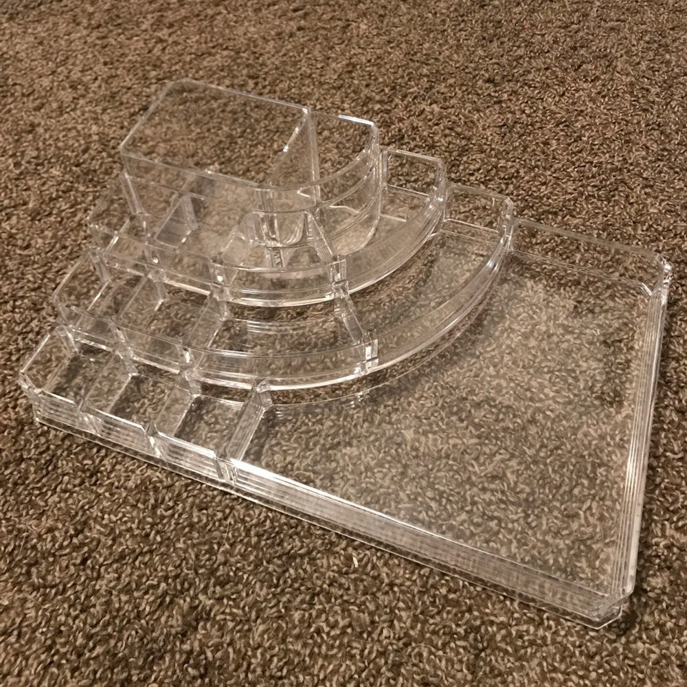 Makeup organizer