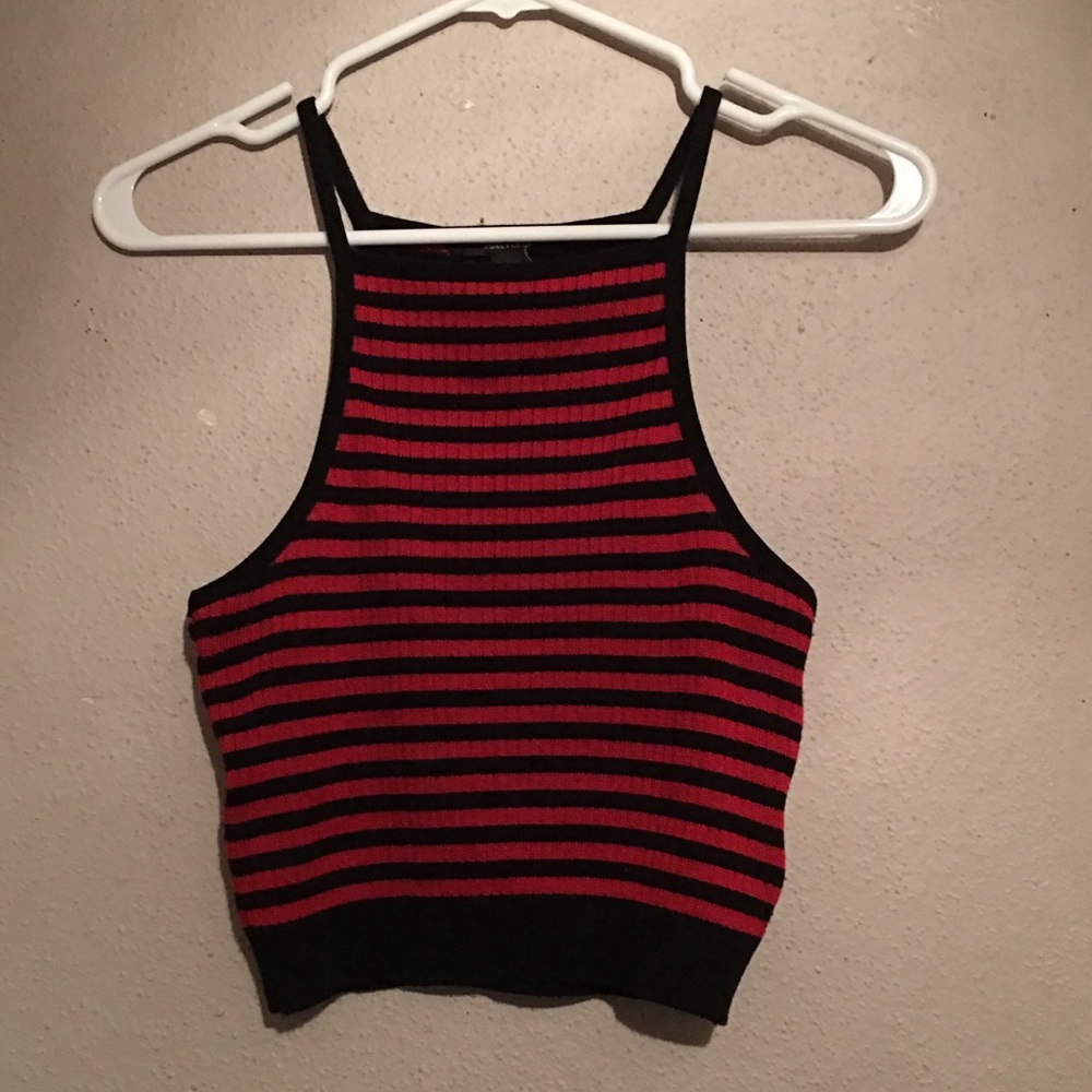 Forever 21 Red/Black Cropped Knit Top (Never Worn)