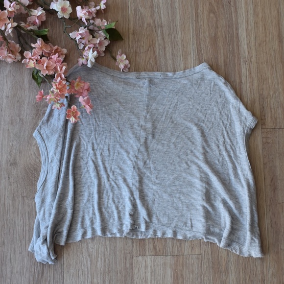 🌸 Raw Hemmed Crop Top - Picture 4 of 4