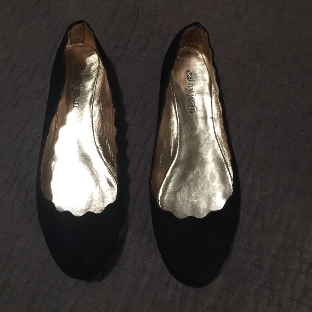 Black Scalloped Flats