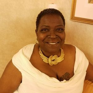 Meet your Posher, Etta