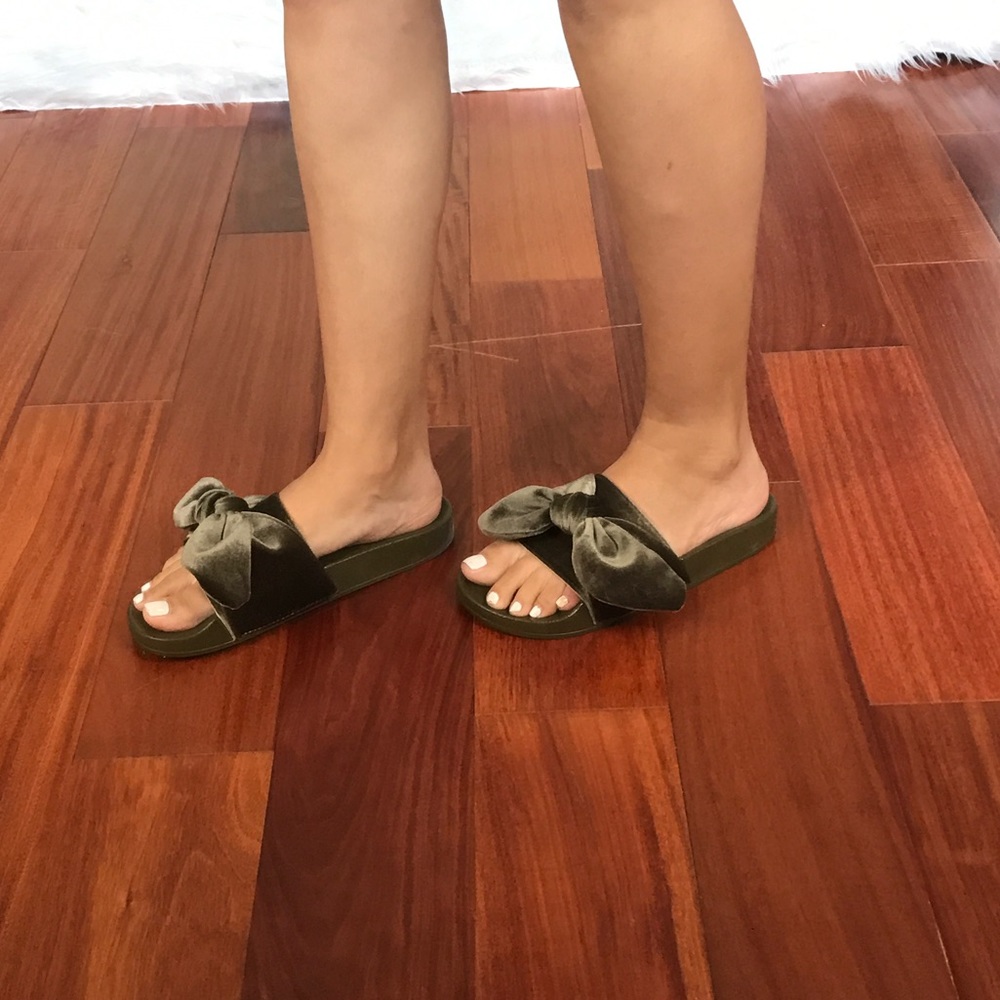 Khaki / Olive Bow Slides - Picture 6 of 7