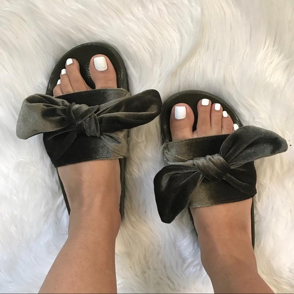 Khaki / Olive Bow Slides - Picture 4 of 7