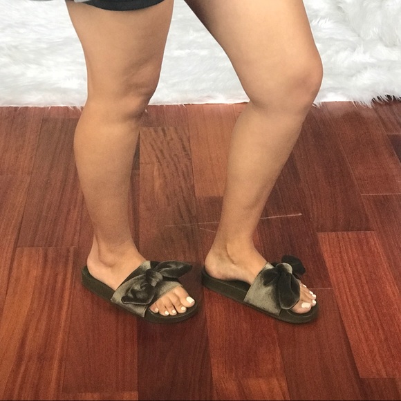 Khaki / Olive Bow Slides - Picture 5 of 7