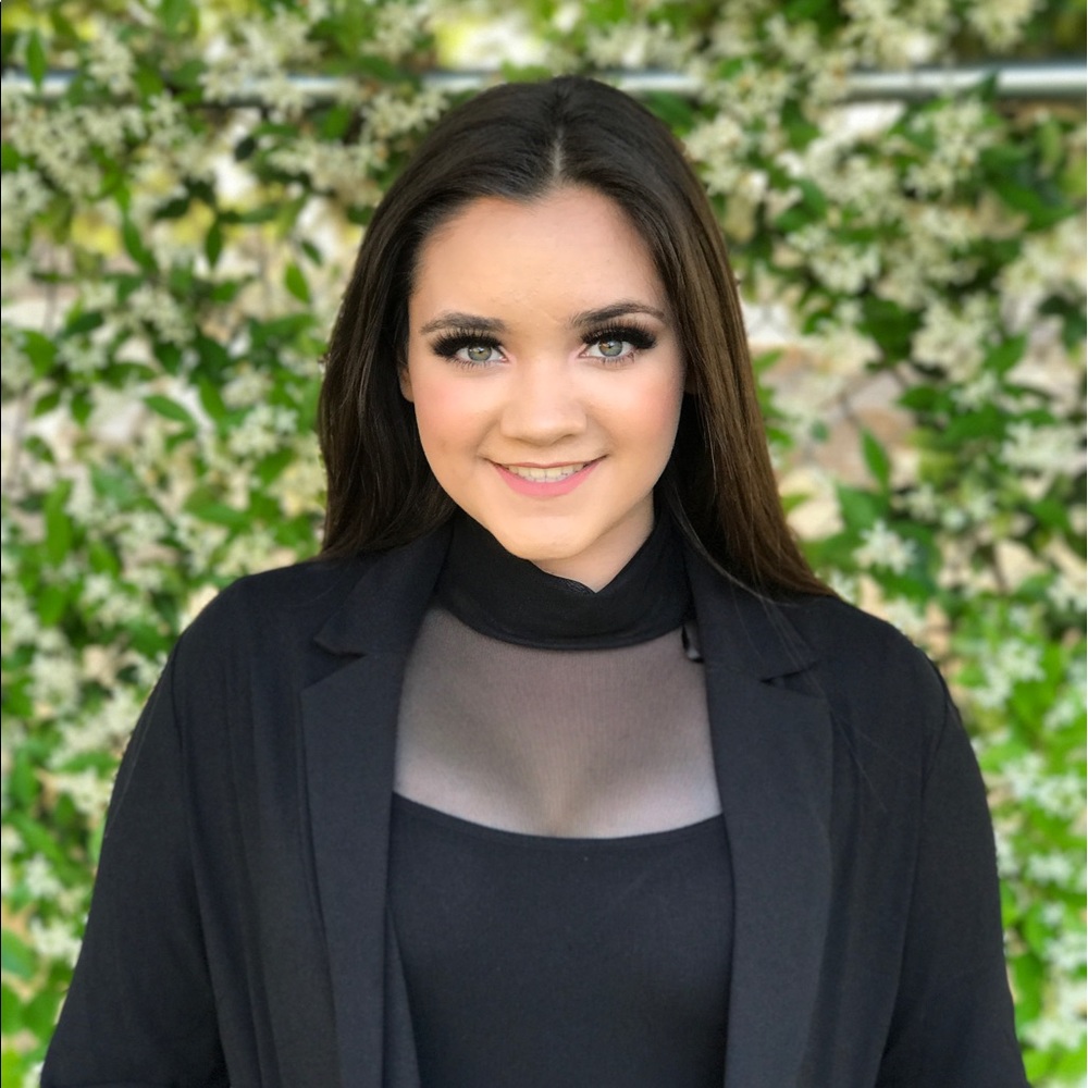 Meet your Posher, Selena