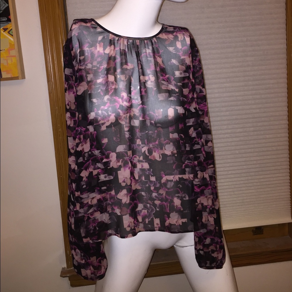 Nordstrom Chelsea 28 long sleeve blouse