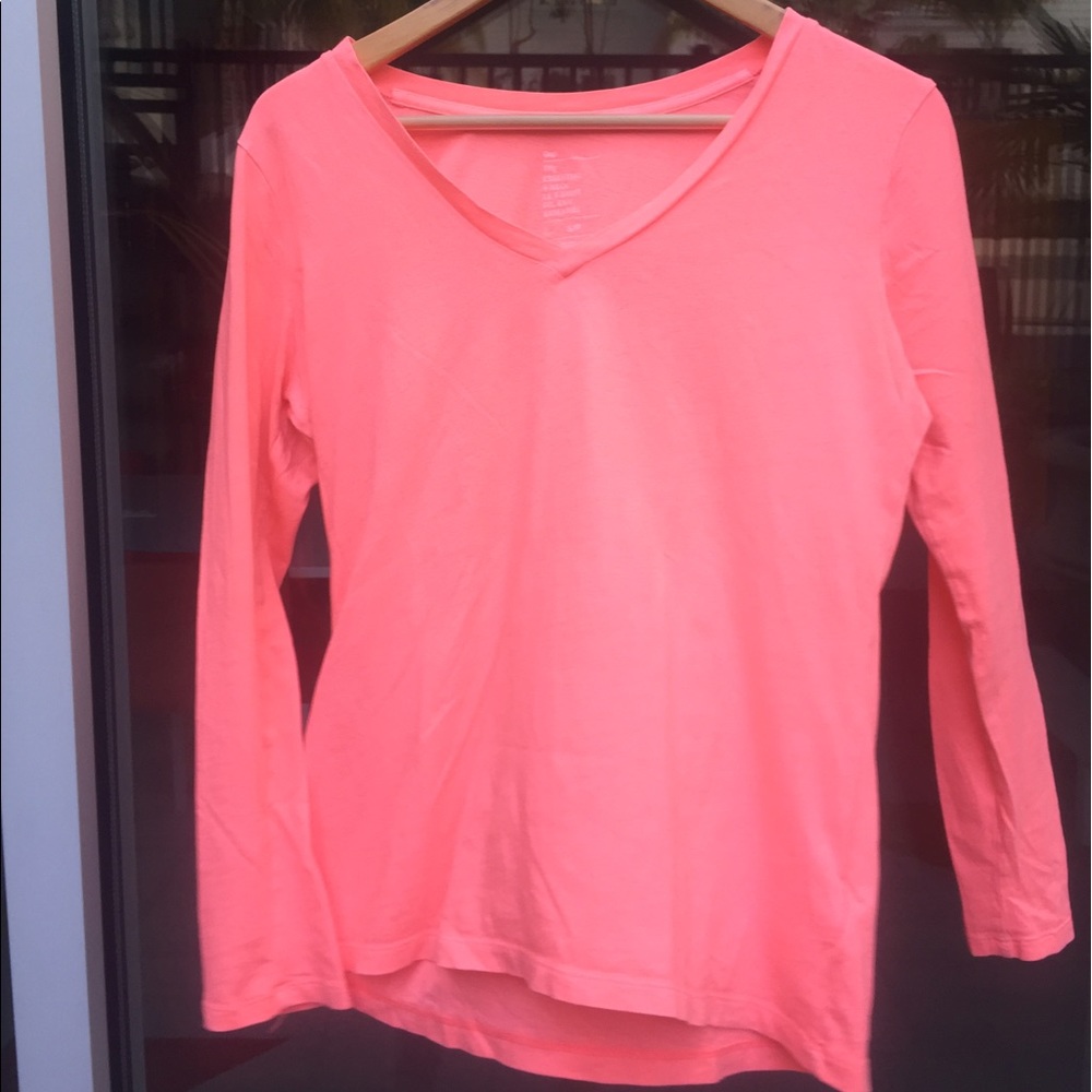 V-Neck Tee with long sleeves