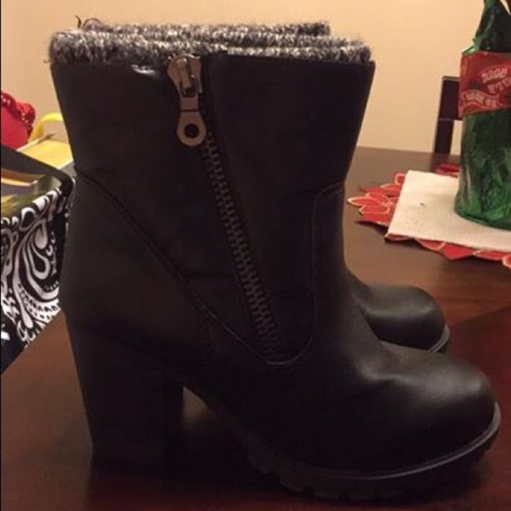 ❌SOLD❌ Charlotte Russe Black Sweater Booties