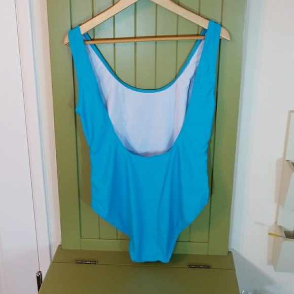 ONE LEFT 🏖️Aloha Beaches Suit - Picture 2 of 3