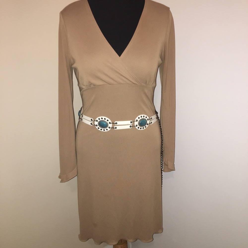 Taupe one piece v-neck knee length shift dress🆕