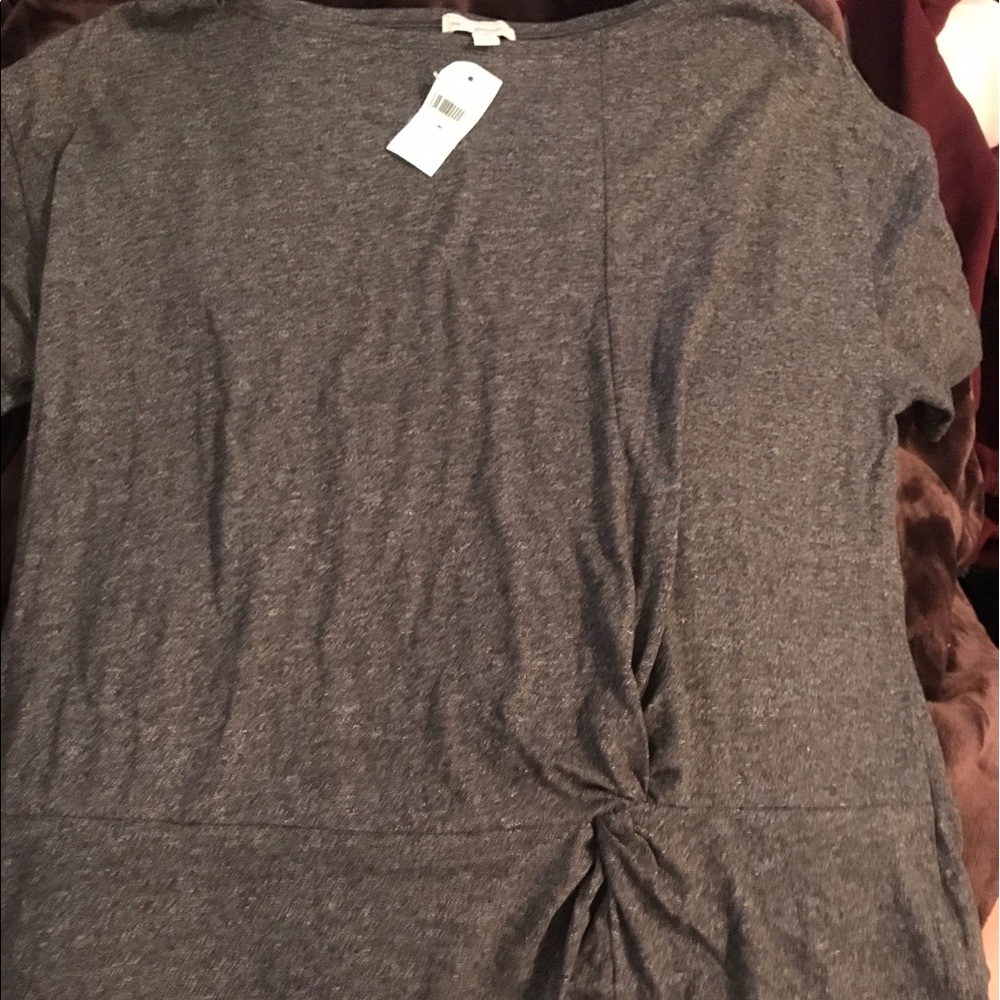 Dark gray short sleeve gray top