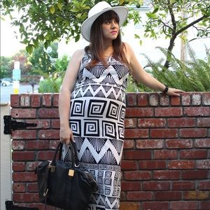 Dresses - Black & White Geometric Print Maxi Dress Dresses - Black & White Geometric Print Maxi Dress