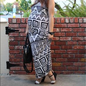 Dresses - Black & White Geometric Print Maxi Dress Dresses - Black & White Geometric Print Maxi Dress