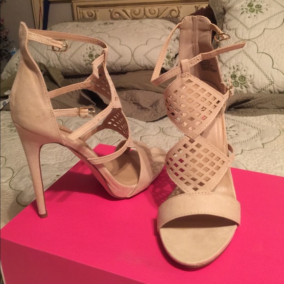 JustFab Shoes - Beige JustFab heels
