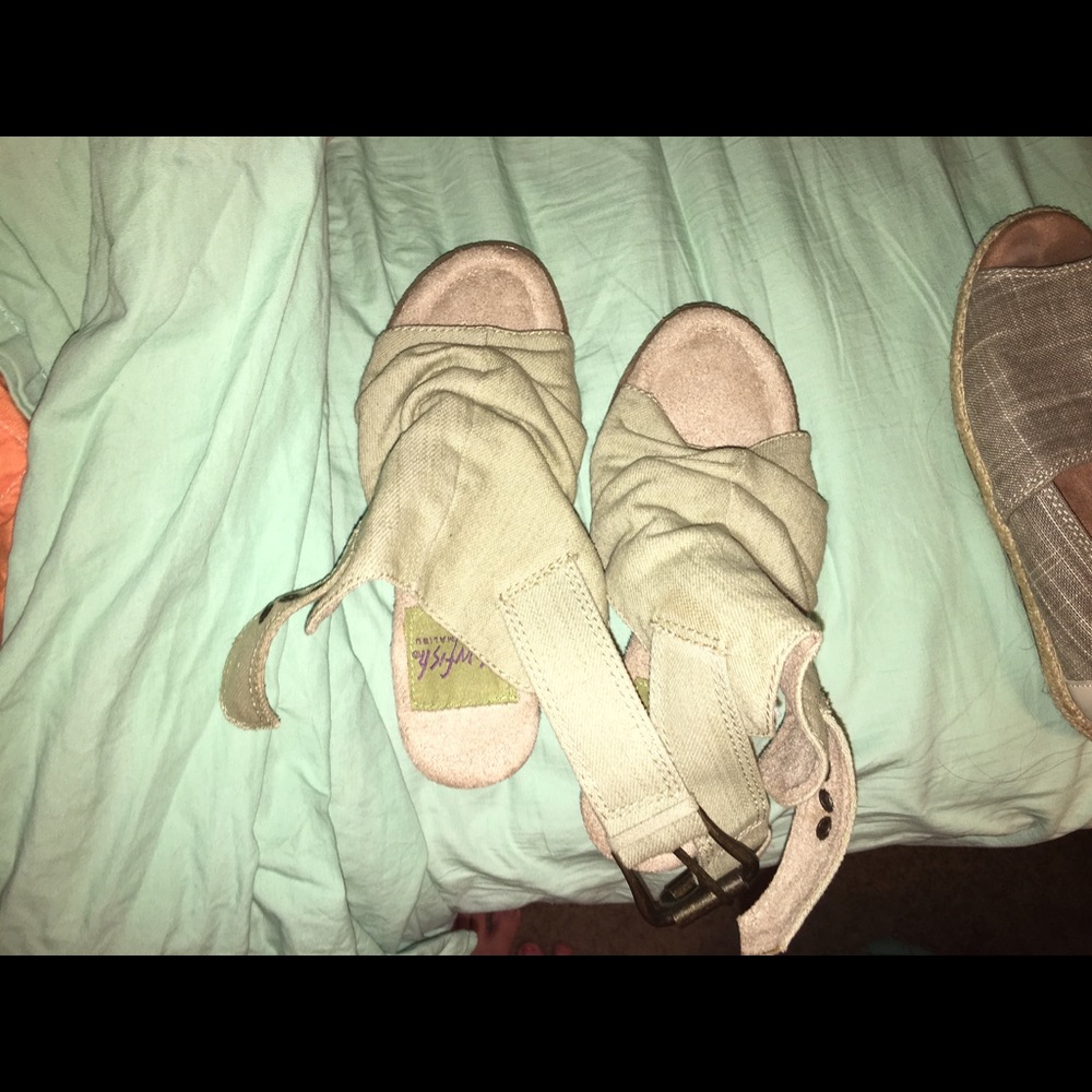 Cloth buckle heeled mules