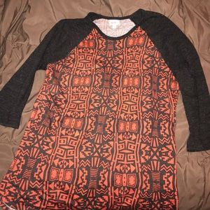 Large Lularoe Randy, grey/salmon pattern