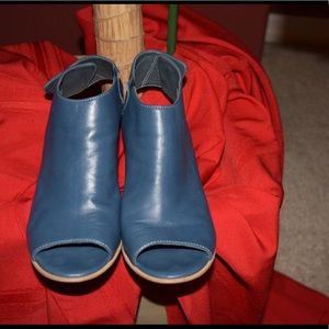 Steve Madden open toe mule