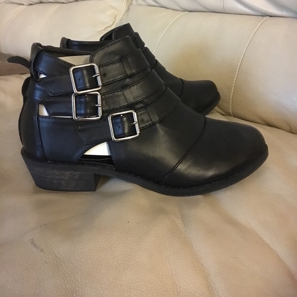 N.Y.L.A. Shoes - N.Y.L.A Booties