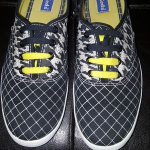 Keds sneakers worn once excellent condition