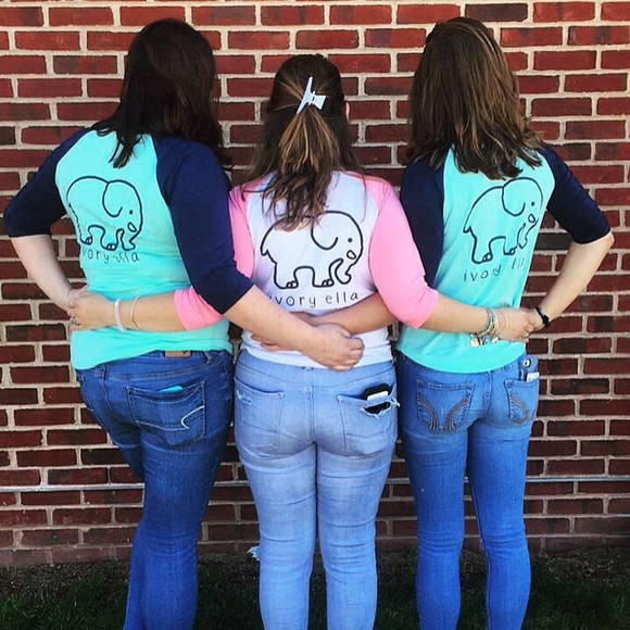 Meet your Posher, Caitlin - Picture 3 of 3