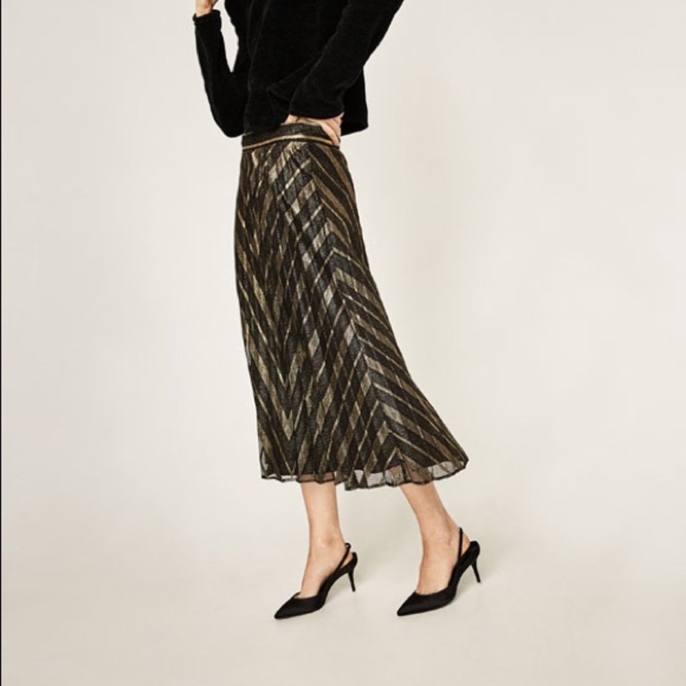 Zara skirt with herringbone pattern-- small - Picture 1 of 5