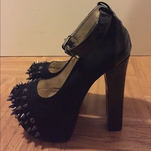 NEVER BEEN WORN black studded heels
