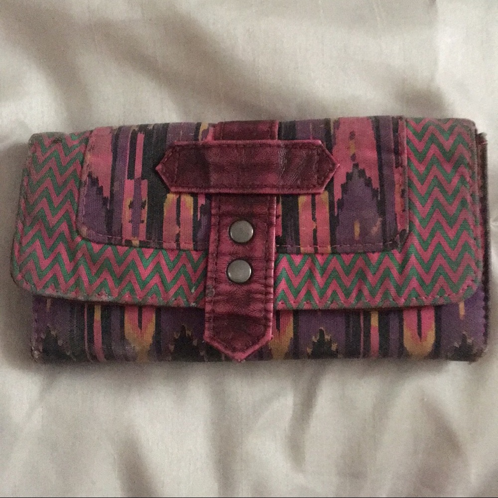 Pretty cool tribal pattern wallet