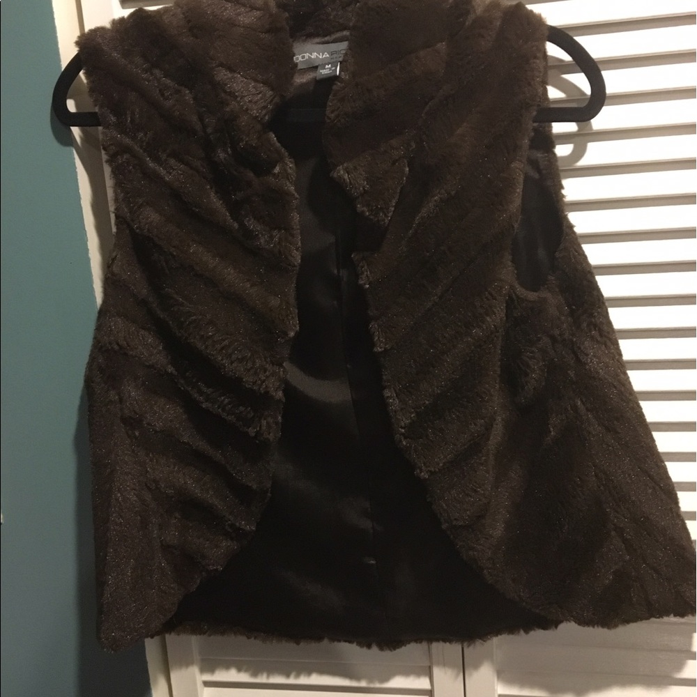 Fur vest