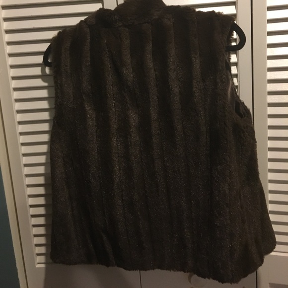 Fur vest - Picture 2 of 2
