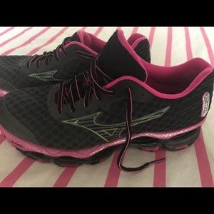 👟 Brooks sneakers 👟 ! Like new!