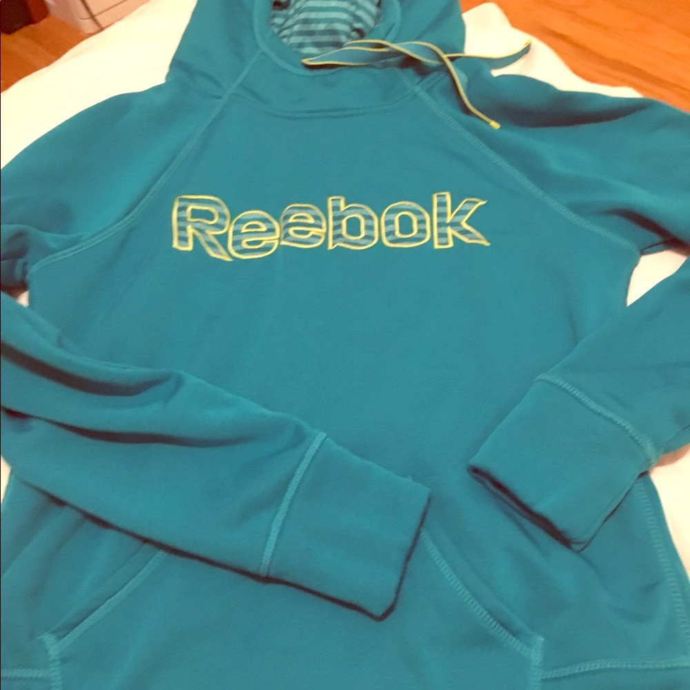Reebok womens sweatshirt barely worn.