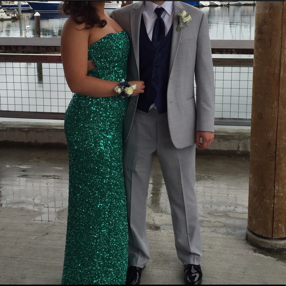 Body con emerald backless dress