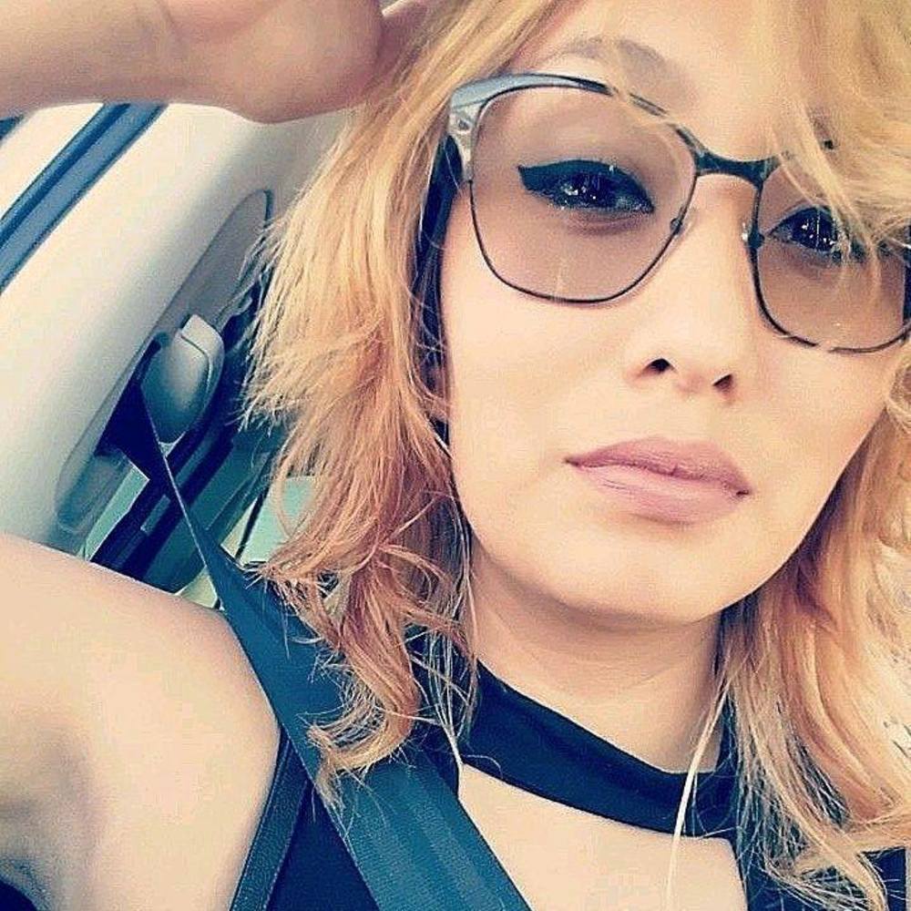 Meet your Posher, Leslie