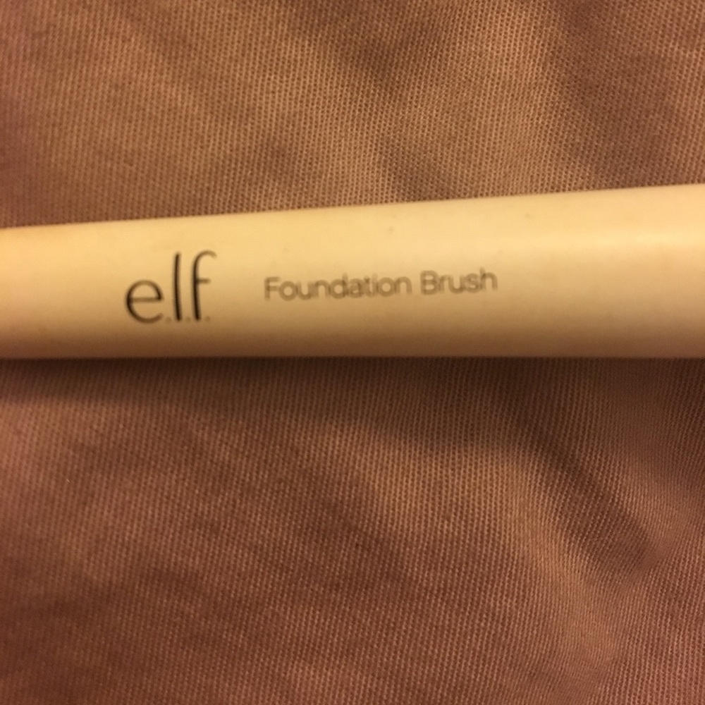 ELF FOUNDATION BRUSH - Picture 2 of 3