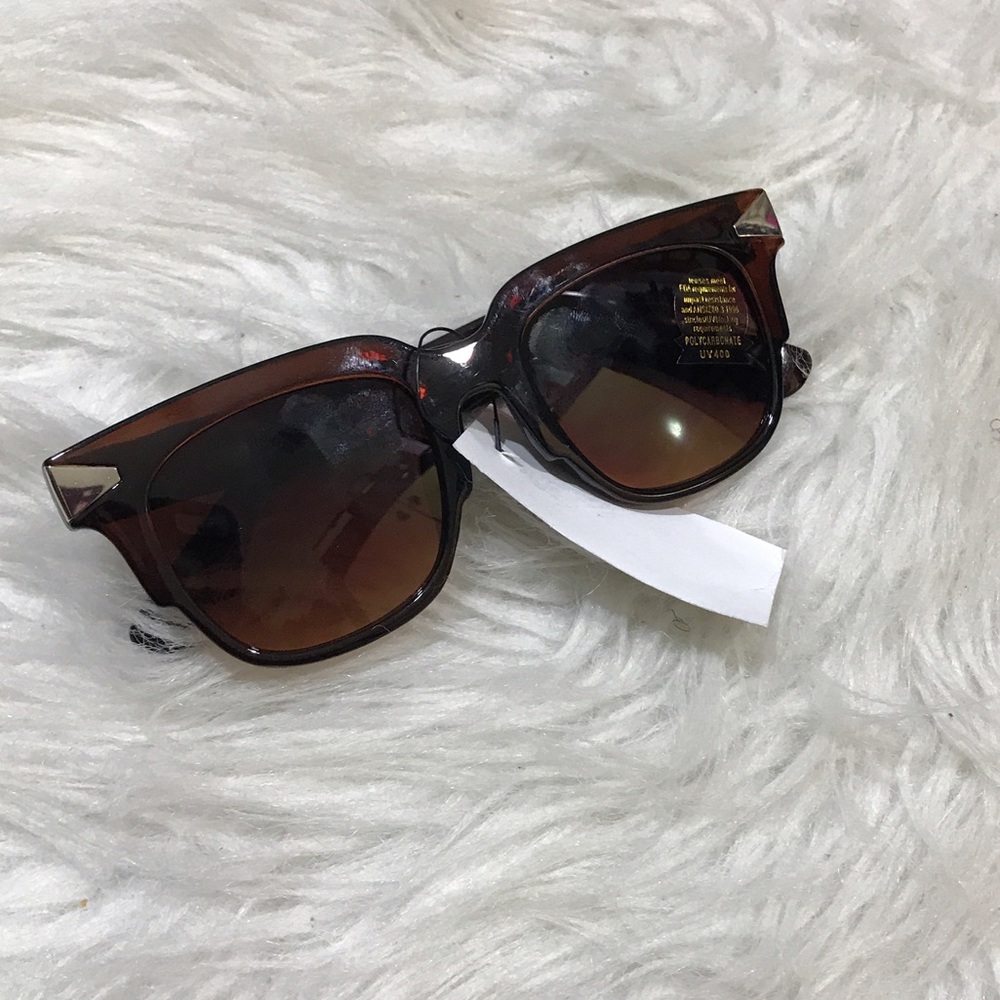 Any 2 Items for $10 ✨ Sexy Sunglasses 💜 - Picture 1 of 4