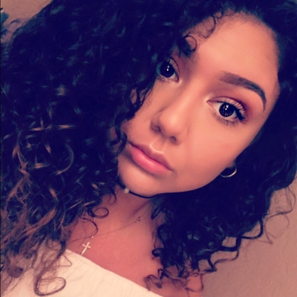 Meet your Posher, Laci