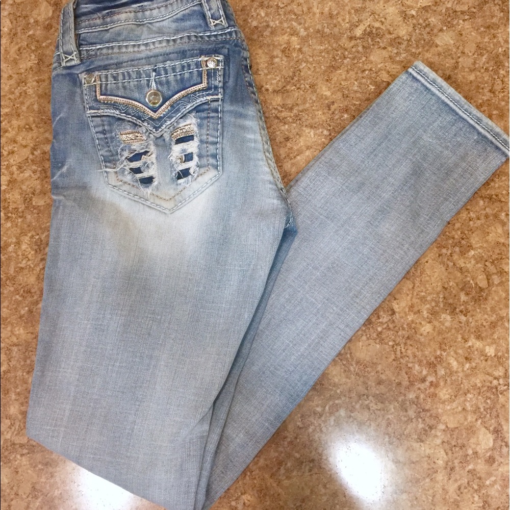 SOLD ON MERC - Picture 3 of 8