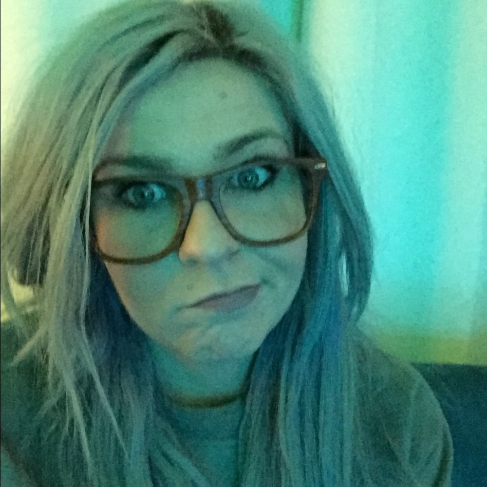 Meet your Posher, Christina