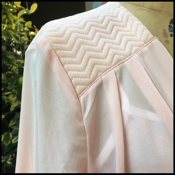 Blushing Hi-Lo Blouse - Picture 2 of 7