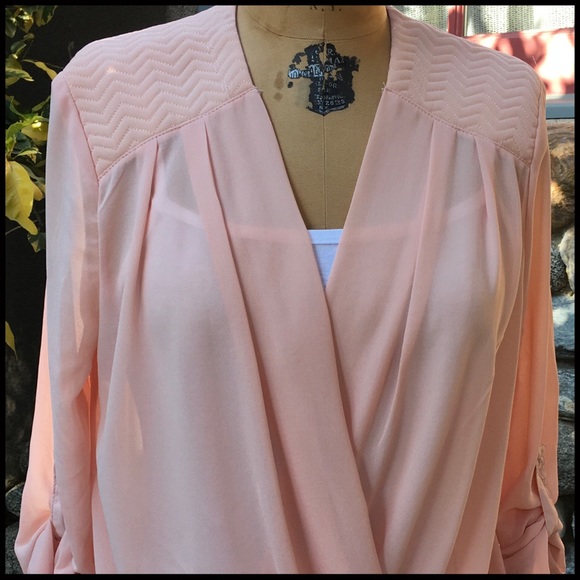 Blushing Hi-Lo Blouse - Picture 7 of 7